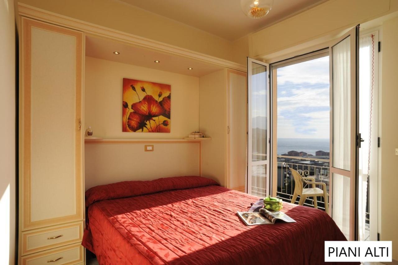 Residence Bellevue Apartments Пьетра-Лигуре Экстерьер фото