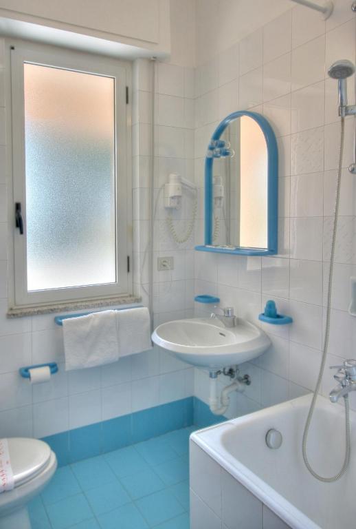 Residence Bellevue Apartments Пьетра-Лигуре Номер фото