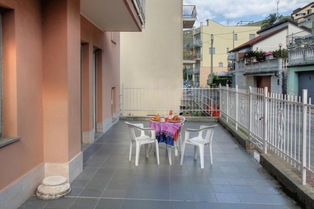 Residence Bellevue Apartments Пьетра-Лигуре Номер фото